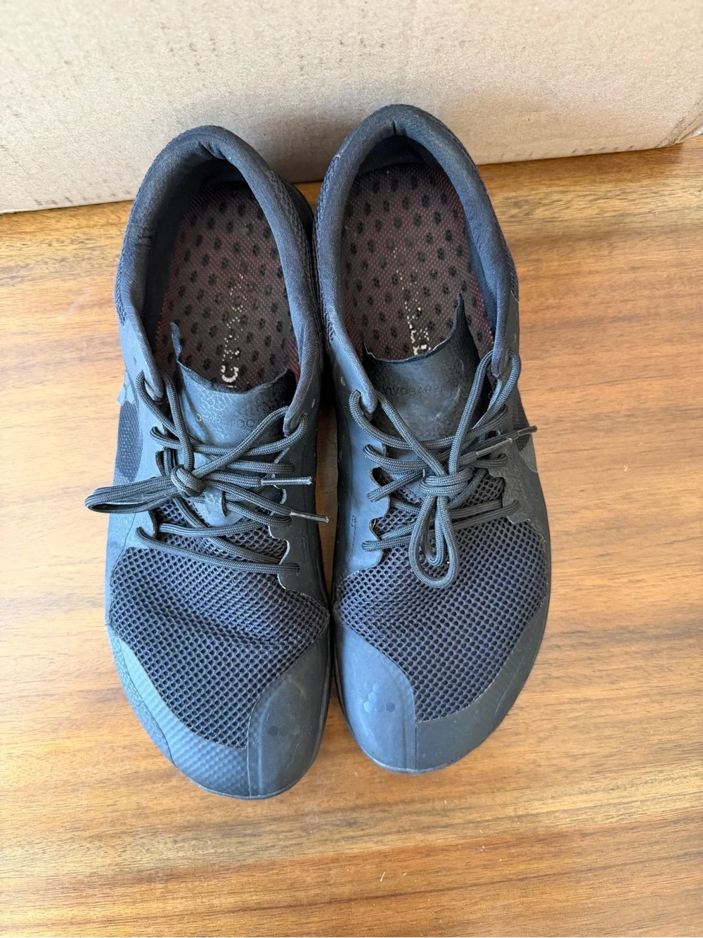 Vivo Barefoot Men's Black Minimalist Mesh Lace-Up Shoes
